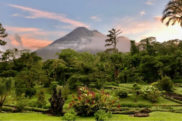 Destination Wedding – Far Flung Costa Rica